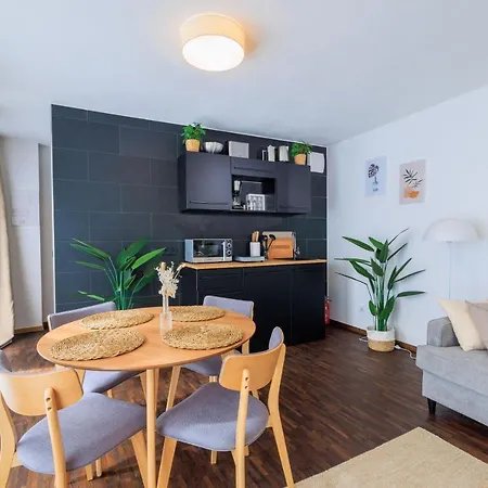 Global Living - Design I Rathausplatz I Beamer I Ac I Kitchen I Apartamento *