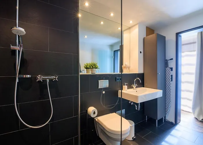 Global Living - Design I Rathausplatz I Beamer I Ac I Kitchen I