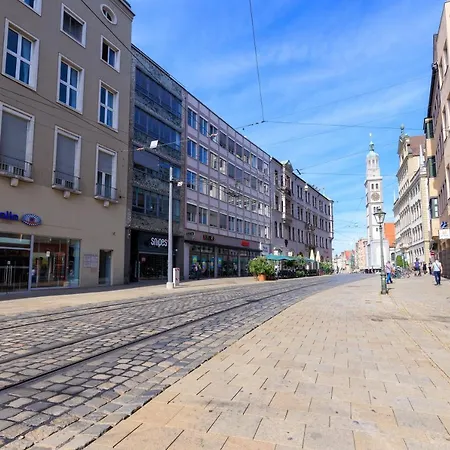 Global Living - Design I Rathausplatz I Beamer I Ac I Kitchen I * אוגסבורג