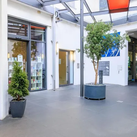 דירה Global Living - Design I Rathausplatz I Beamer I Ac I Kitchen I אוגסבורג