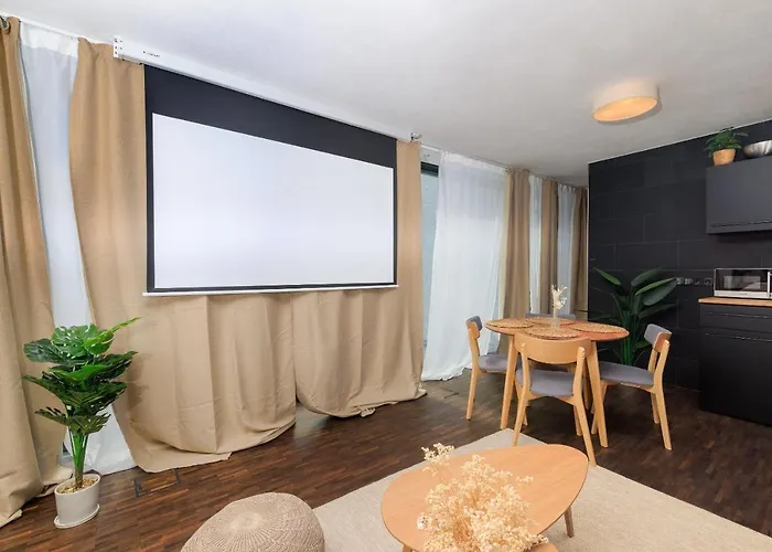 Global Living - Design I Rathausplatz I Beamer I Ac I Kitchen I アパート *