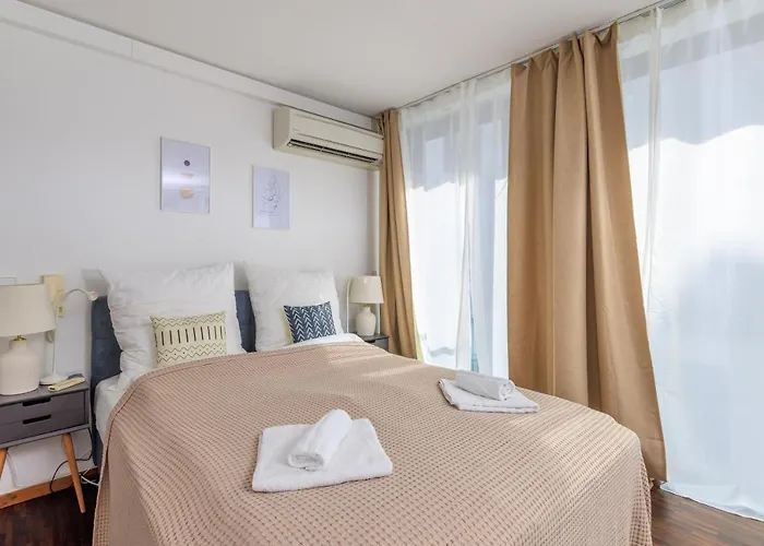 Global Living - Design I Rathausplatz I Beamer I Ac I Kitchen I *